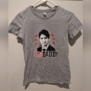 Grey Justin Trudeau "trudaddy" t-shirt